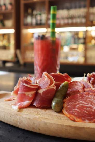 Cocktail et planches bar Le 19 Dijon